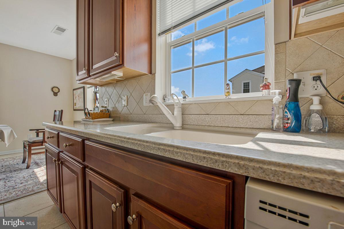 7335 Brookview Road, Unit 303 Elkridge, MD 21075 - Photo 16 of 50 Kitchen