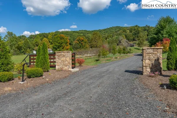 $240,000 | 30 Summit View Parkway, Spruce Pine, NC 28777