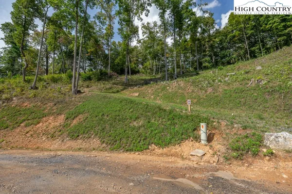 $240,000 | 30 Summit View Parkway, Spruce Pine, NC 28777