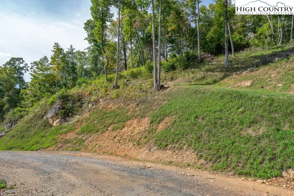 $240,000 | 30 Summit View Parkway, Spruce Pine, NC 28777