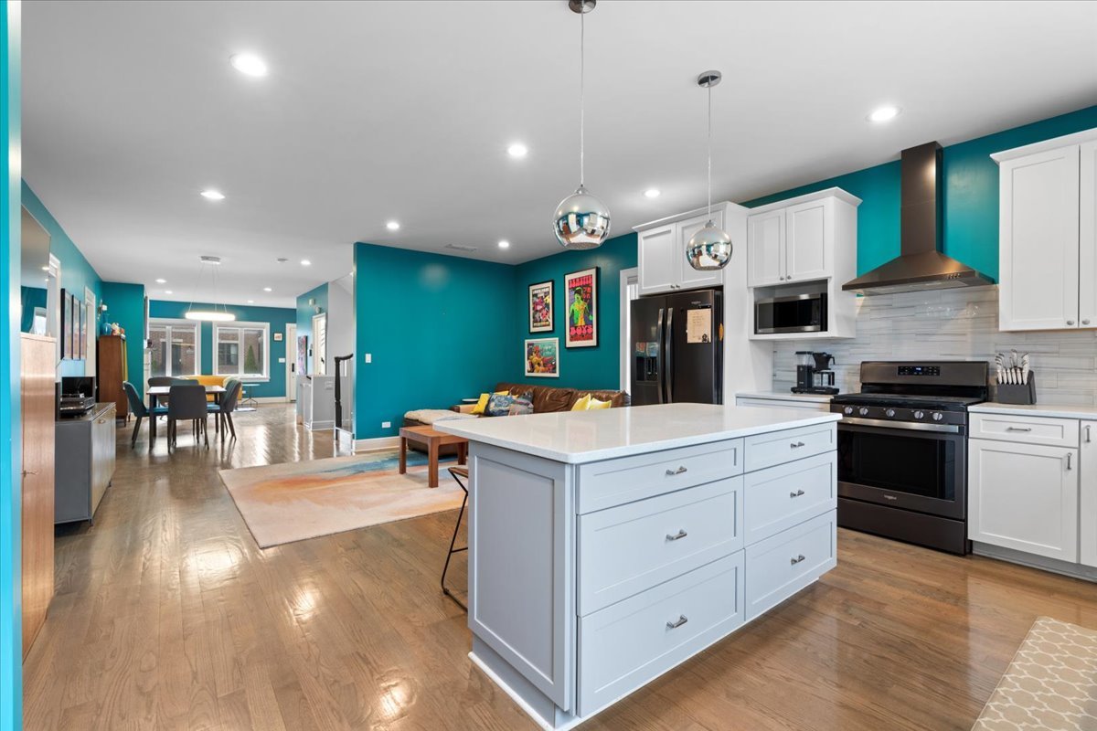 1733 North Troy Street Chicago, IL 60647 - Photo 15 of 39