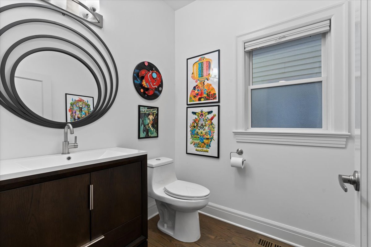 1733 North Troy Street Chicago, IL 60647 - Photo 16 of 39