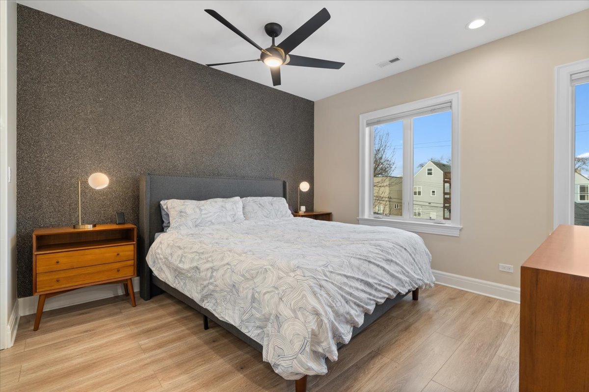 1733 North Troy Street Chicago, IL 60647 - Photo 18 of 39