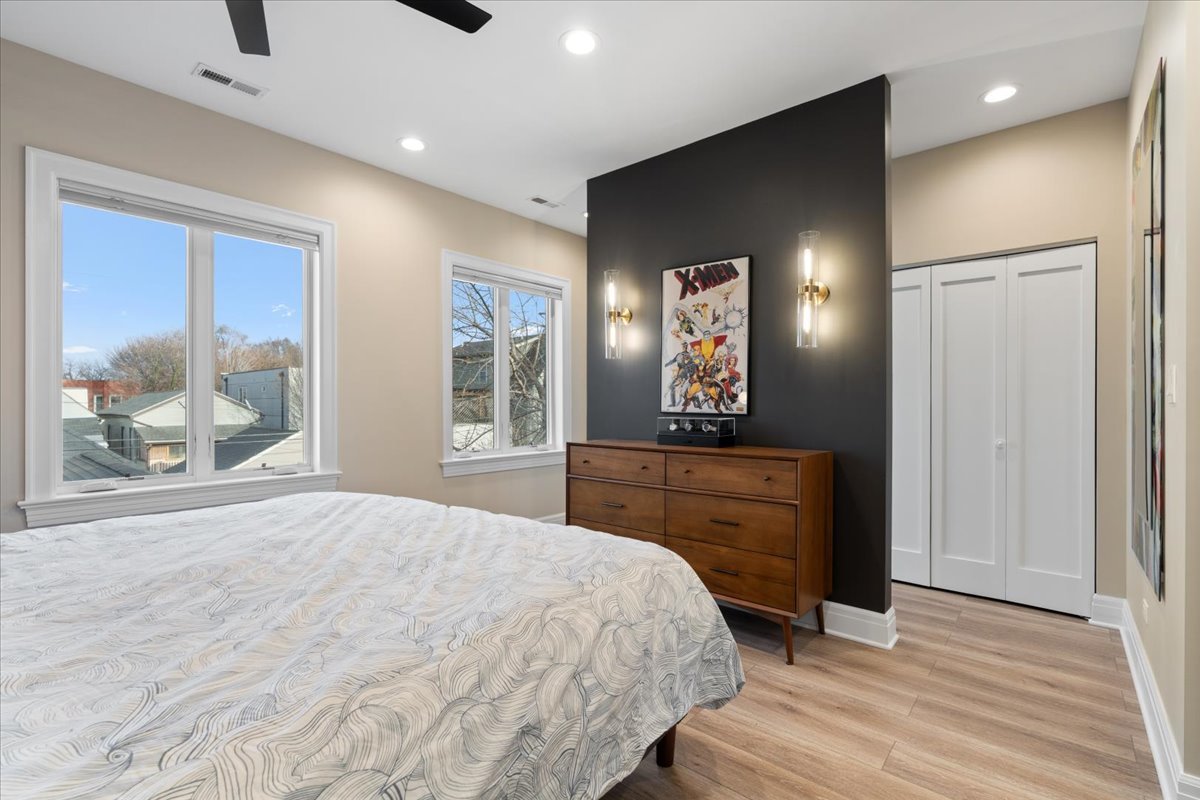 1733 North Troy Street Chicago, IL 60647 - Photo 19 of 39