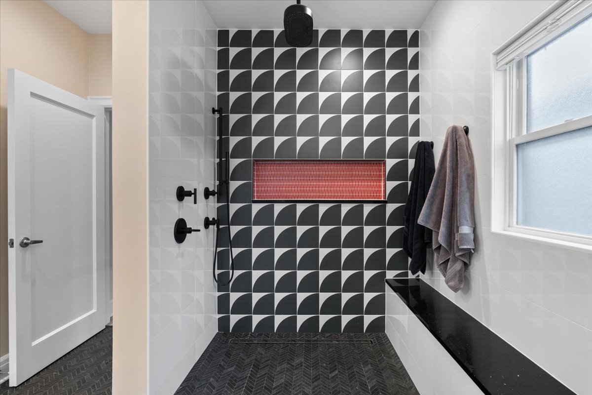 1733 North Troy Street Chicago, IL 60647 - Photo 22 of 39