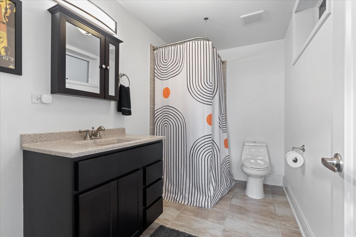 1733 North Troy Street Chicago, IL 60647 - Photo 34 of 39