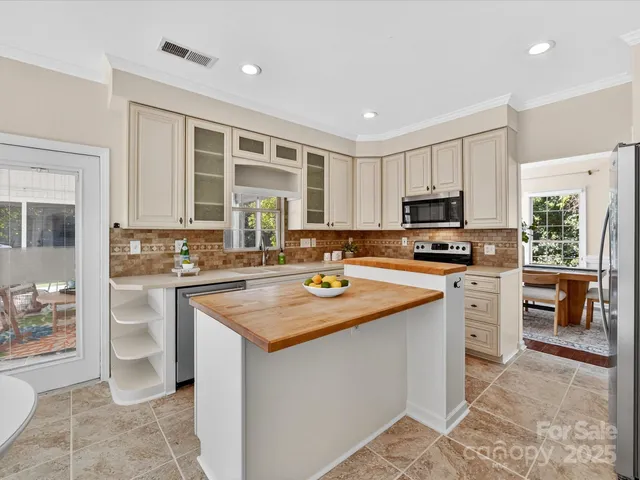 $740,000 | 126 Lake Davidson Circle, Davidson, NC 28036