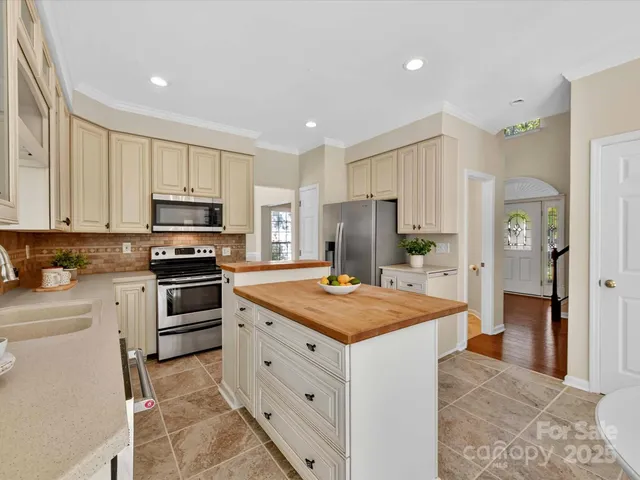 $740,000 | 126 Lake Davidson Circle, Davidson, NC 28036