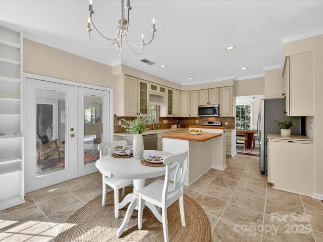 $740,000 | 126 Lake Davidson Circle, Davidson, NC 28036