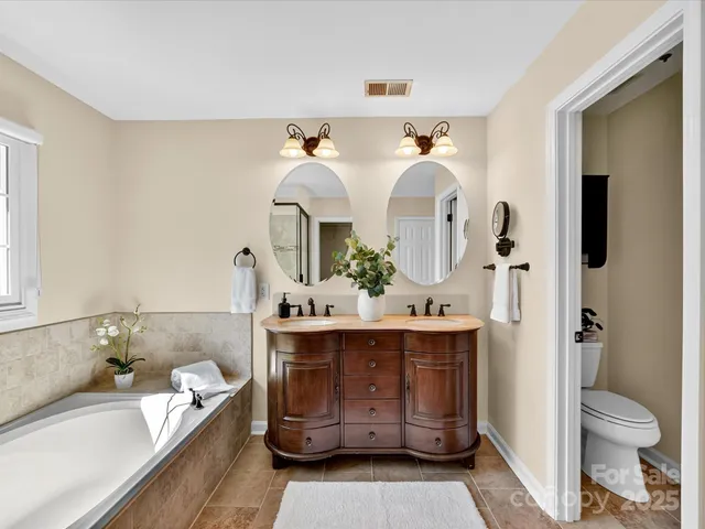 $740,000 | 126 Lake Davidson Circle, Davidson, NC 28036