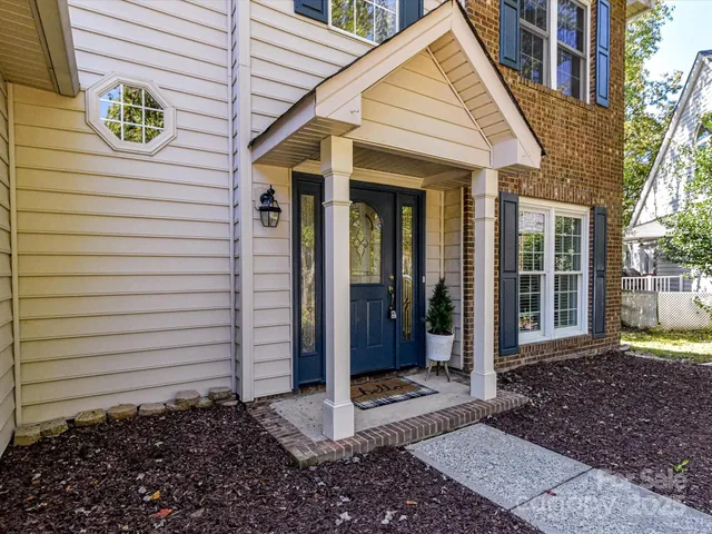 $740,000 | 126 Lake Davidson Circle, Davidson, NC 28036