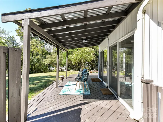 $740,000 | 126 Lake Davidson Circle, Davidson, NC 28036