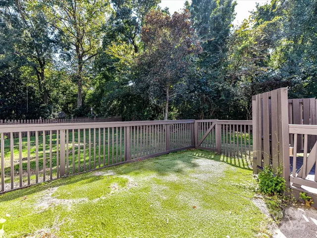 $740,000 | 126 Lake Davidson Circle, Davidson, NC 28036