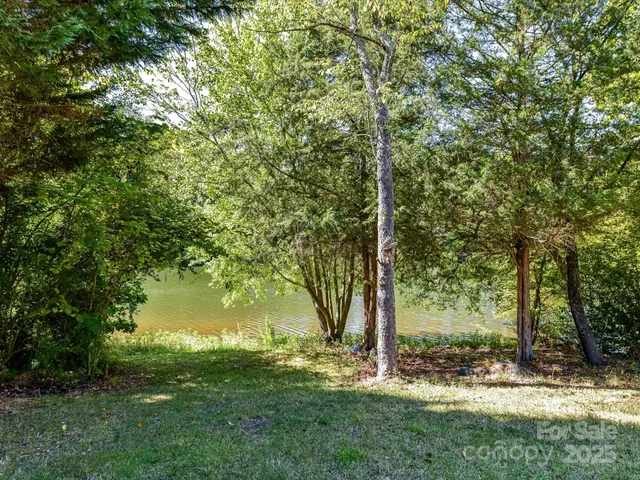 $740,000 | 126 Lake Davidson Circle, Davidson, NC 28036