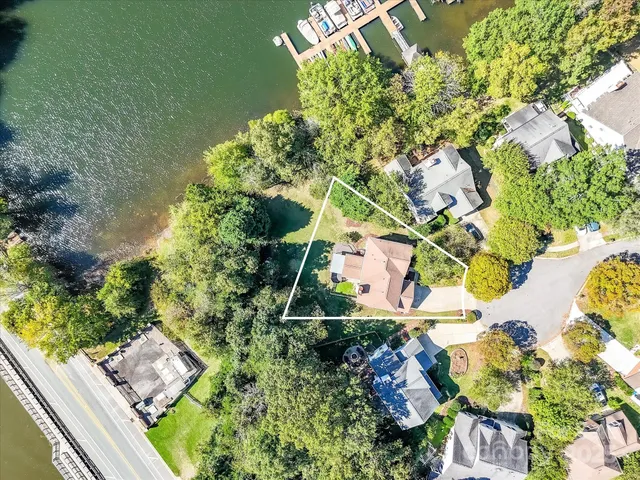 $740,000 | 126 Lake Davidson Circle, Davidson, NC 28036