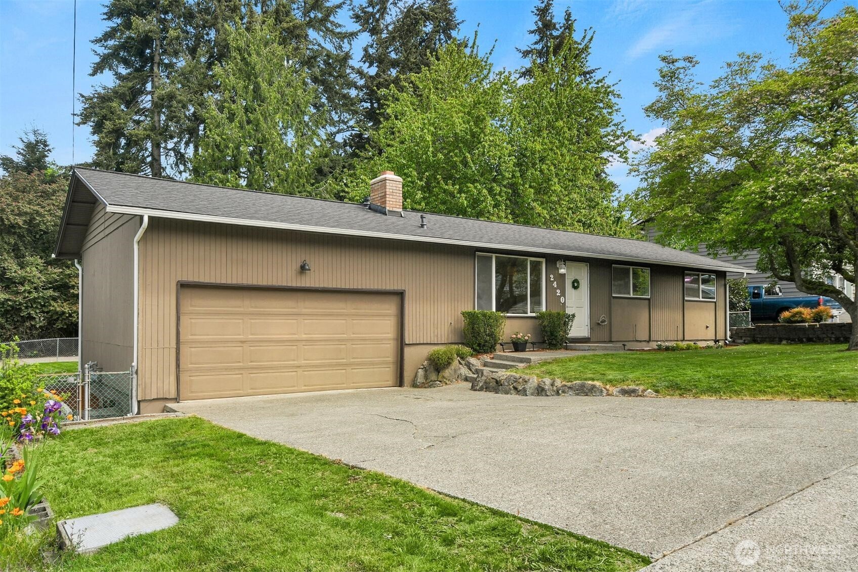 2420 Southwest 326th Street Federal Way, WA 98023 - Photo 2 of 35