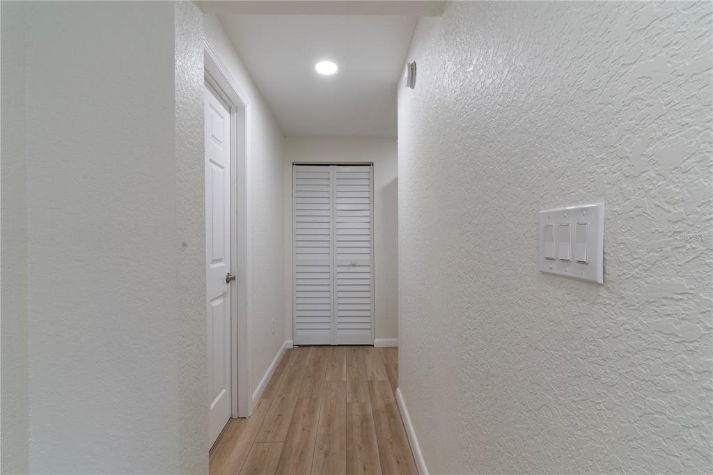 1395 Davis Road Dunedin, FL 34698 - Photo 27 of 32 Gallery Image 27