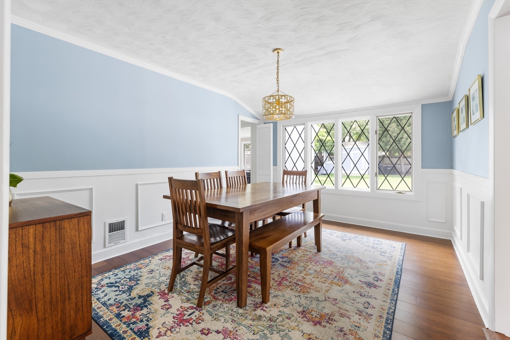 14 Hardwick Road Natick, MA 01760 - Photo 8 of 39