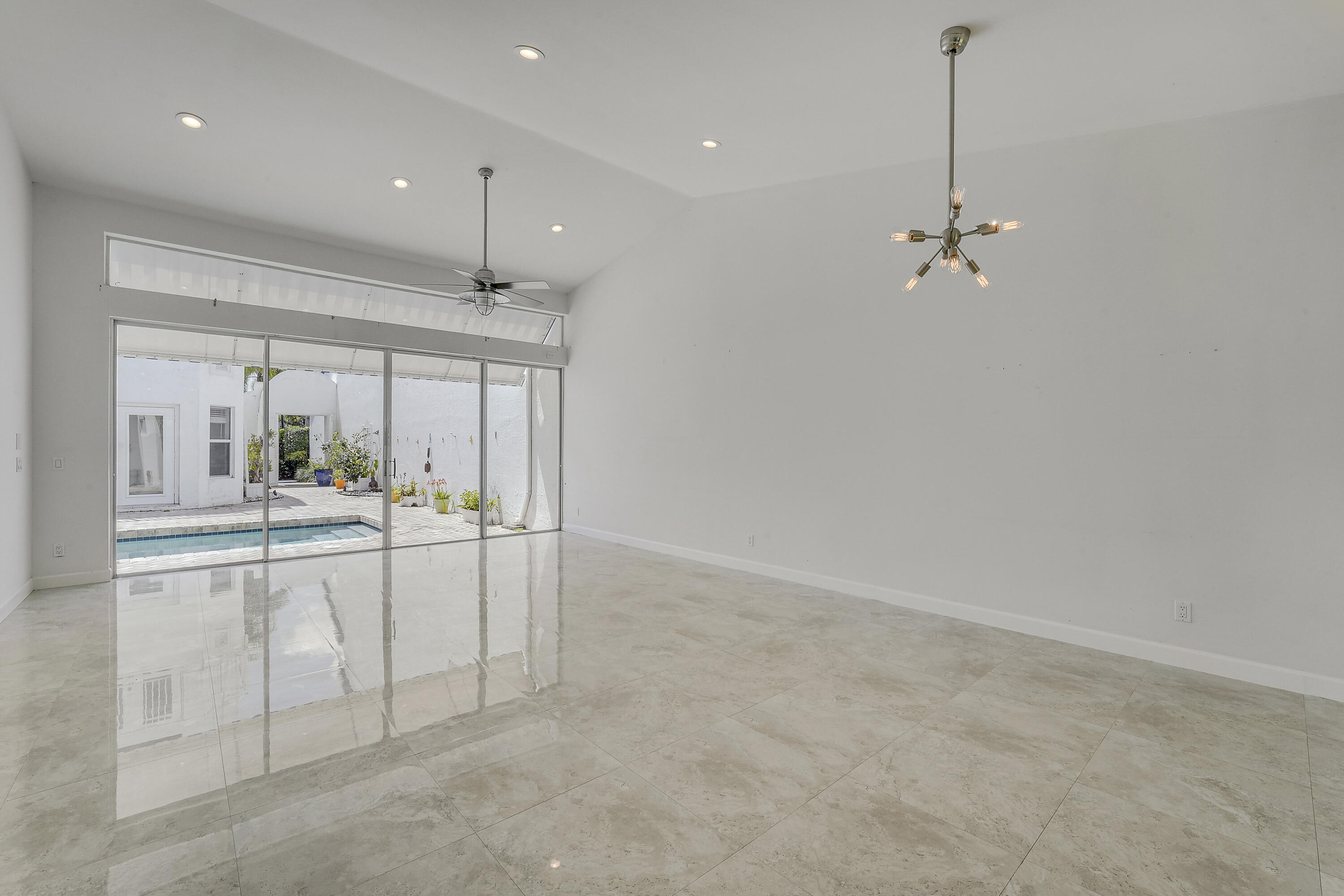 3703 Mykonos Court Boca Raton, FL 33487 - Photo 12 of 48 House-22