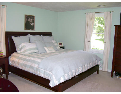 9 Westview Road Natick, MA 01760 - Photo 10 of 26 Gallery Image 10