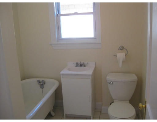 11 Dustin Street Saugus, MA 01906 - Photo 16 of 30 Gallery Image 16