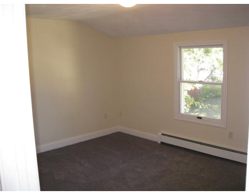 11 Dustin Street Saugus, MA 01906 - Photo 18 of 30 Gallery Image 18