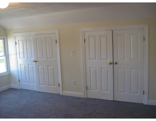 11 Dustin Street Saugus, MA 01906 - Photo 26 of 30 Gallery Image 26