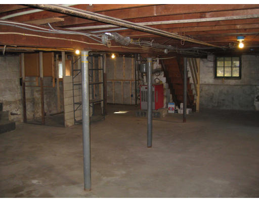 11 Dustin Street Saugus, MA 01906 - Photo 29 of 30 Gallery Image 29