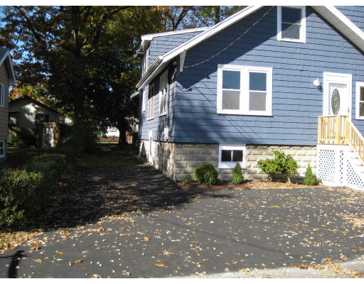 11 Dustin Street Saugus, MA 01906 - Photo 3 of 30 Gallery Image 3