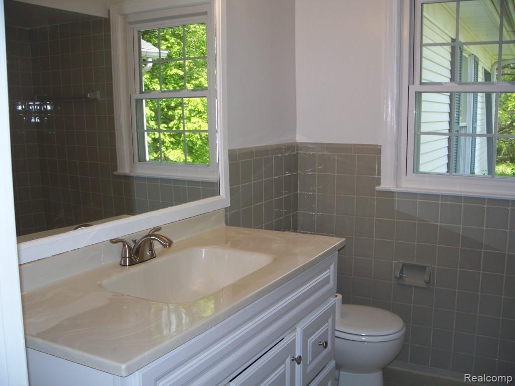 426 Hillview Street Rochester, MI 48306 - Photo 8 of 22 NEW BATH VANITY AREA