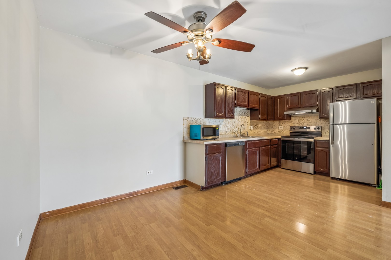 959 Golf Course Road, Unit 1 Crystal Lake, IL 60014 - Photo 12 of 29 Gallery Image 12