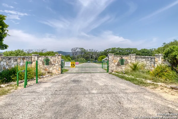 $499,000 | 28 South River Pl Road, Rio Frio, TX 78879