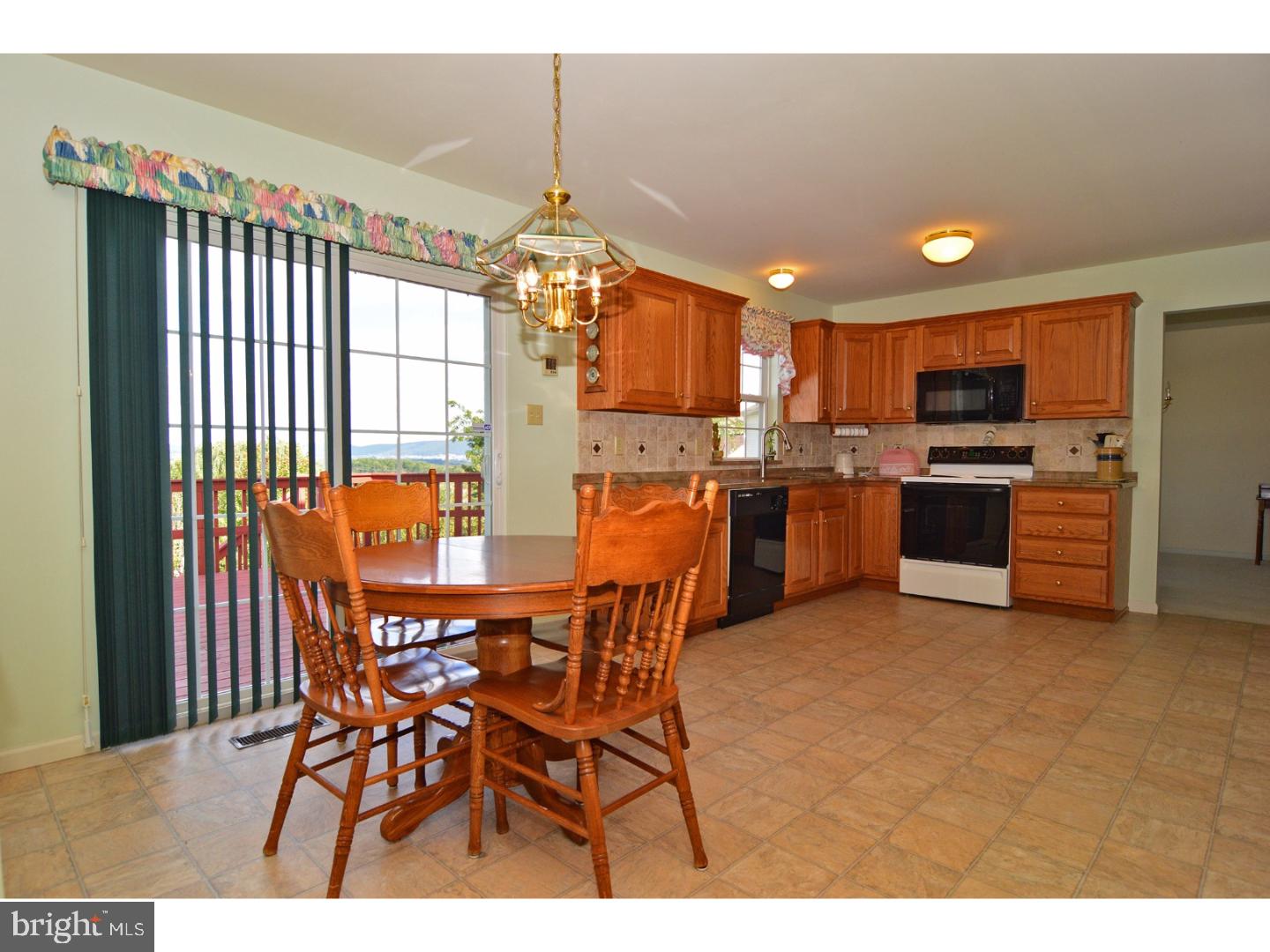 2523 Simon Drive Reading, PA 19608 - Photo 9 of 24 Gallery Image 9