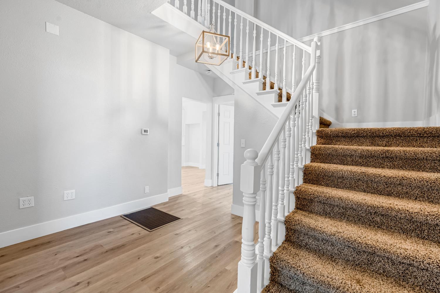 1249 D Street Reedley, CA 93654 - Photo 26 of 40 a view of entryway