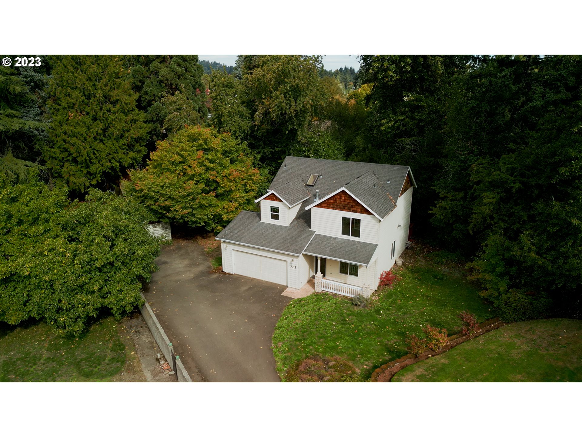 3015 Southwest Huber Street Portland, OR 97219 - Photo 2 of 35 Gallery Image 2
