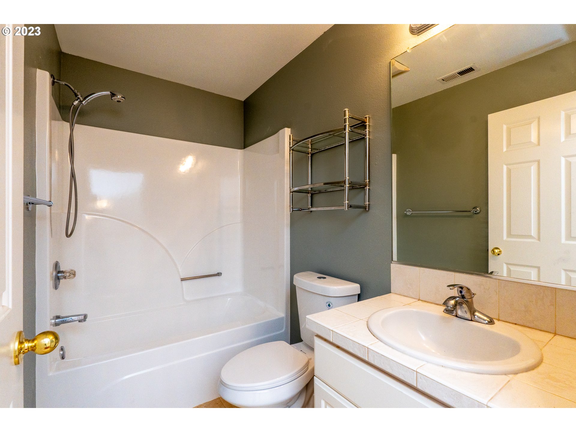 3015 Southwest Huber Street Portland, OR 97219 - Photo 25 of 35 Gallery Image 25