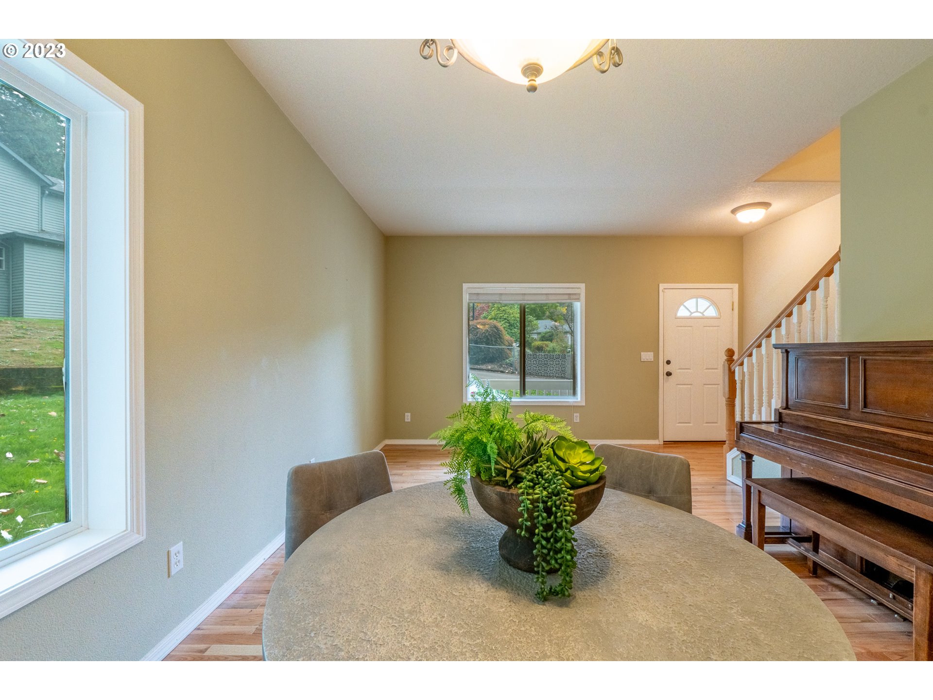 3015 Southwest Huber Street Portland, OR 97219 - Photo 5 of 35 Gallery Image 5