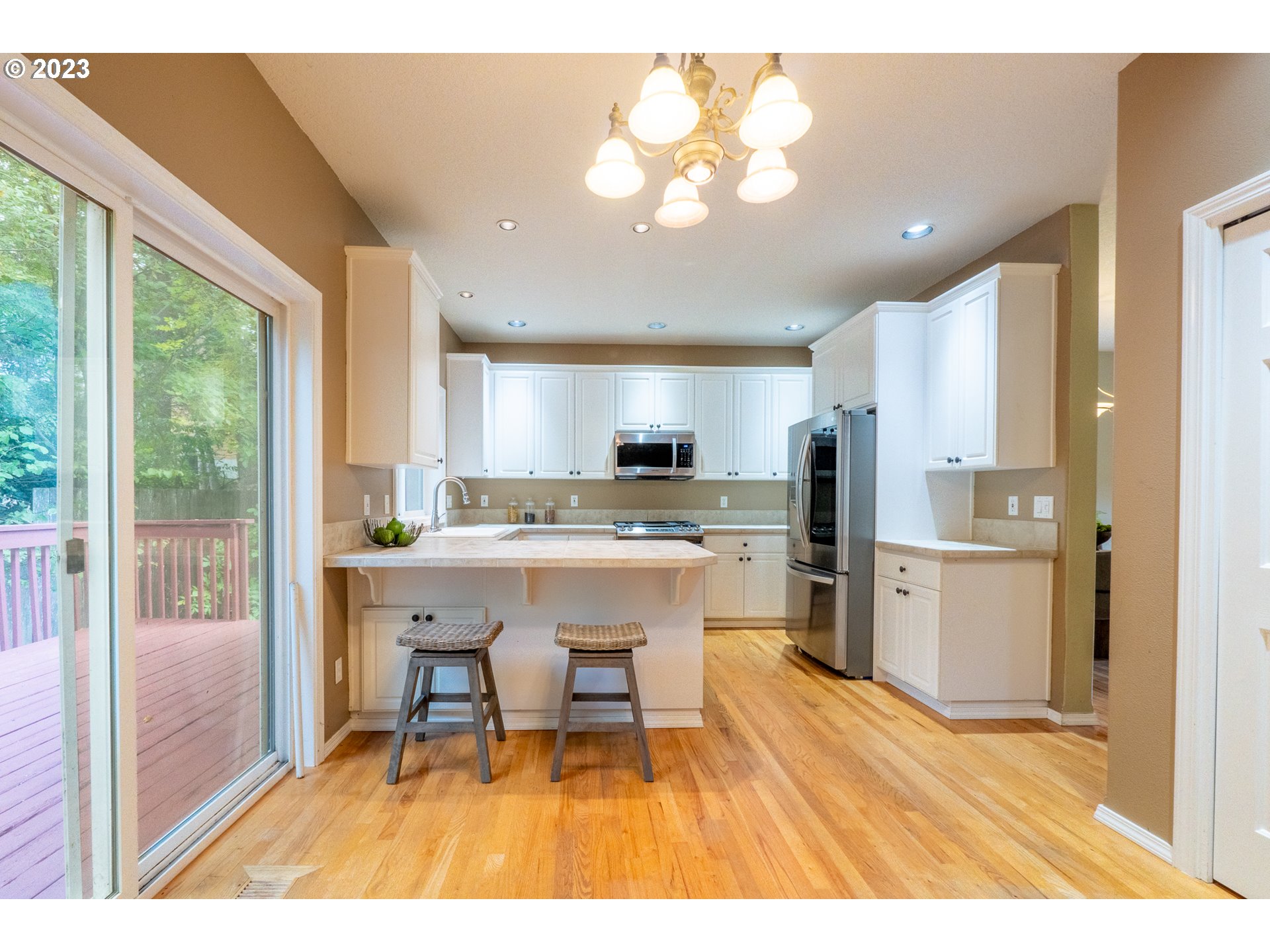 3015 Southwest Huber Street Portland, OR 97219 - Photo 6 of 35 Gallery Image 6