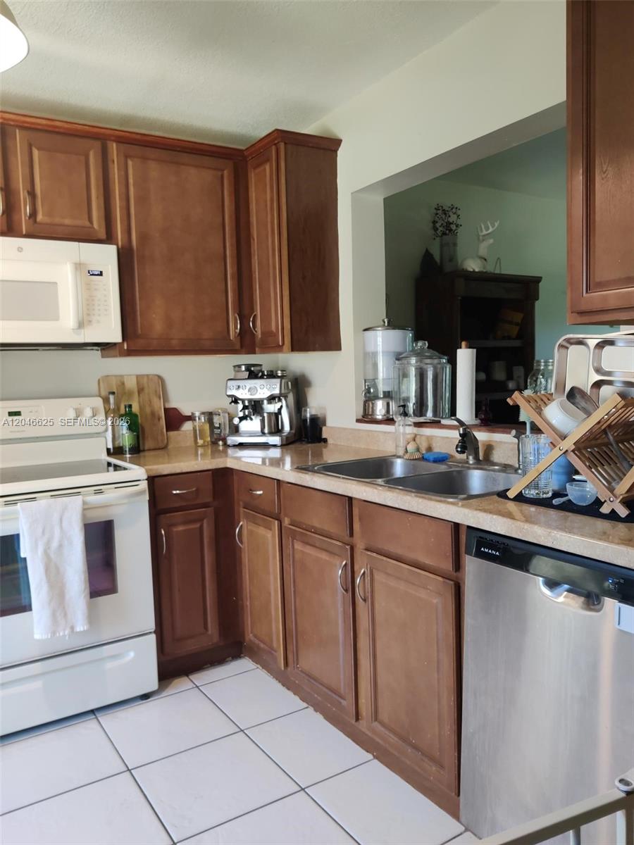 300 East Club Circle, Unit 108 Boca Raton, FL 33487 - Photo 7 of 30