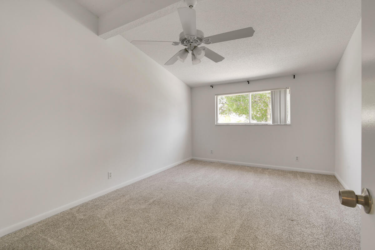 324 Maplecrest Circle Jupiter, FL 33458 - Photo 26 of 29 DSC_4151