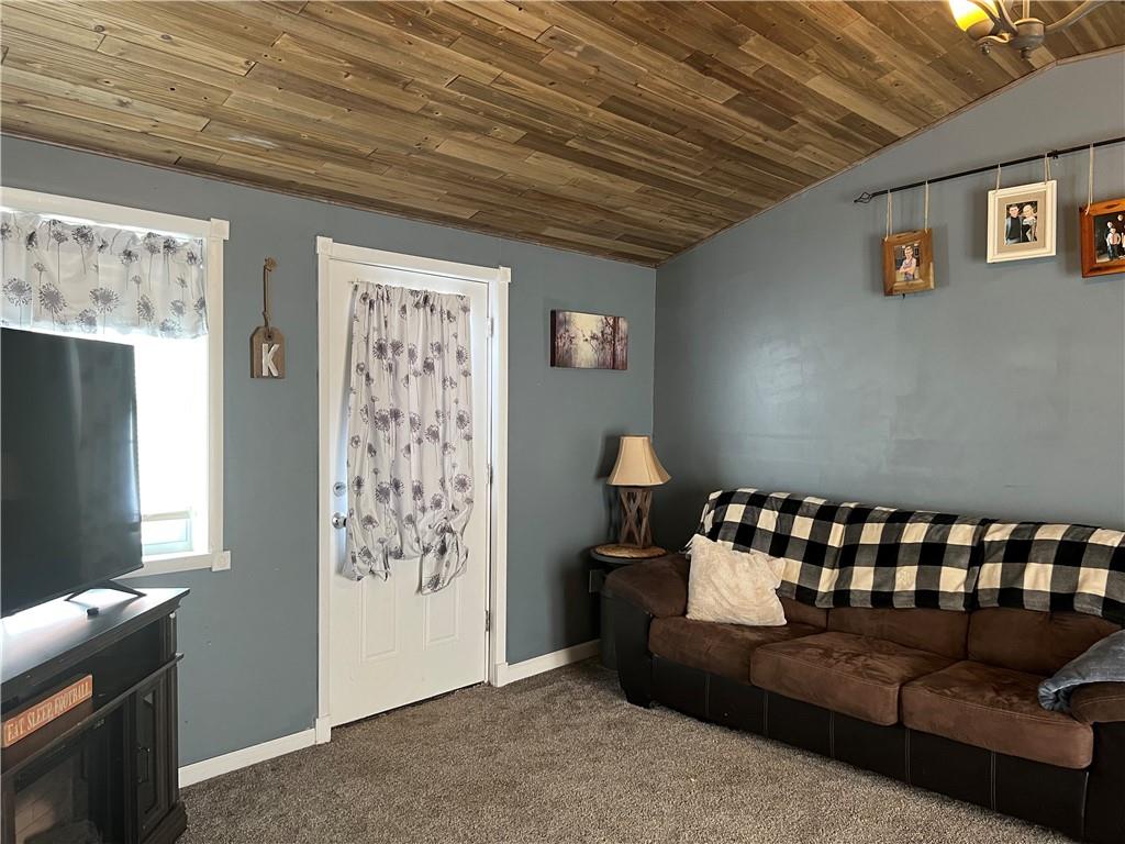 1061 Rutledge Road Transfer, PA 16154 - Photo 9 of 23 a living room with furniture