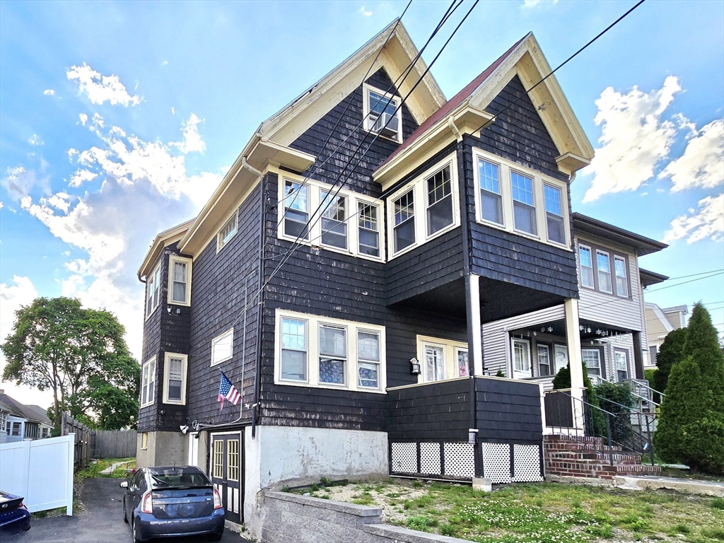 14 Harding Avenue Everett, MA 02149 - Photo 1 of 40