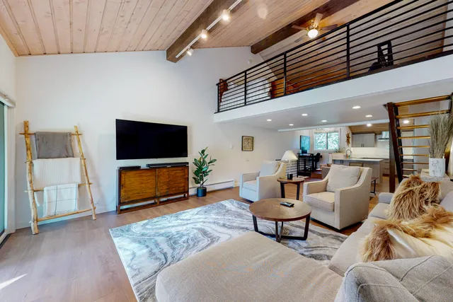 $998,000 | 2737 Sunburst Condo Drive, Unit 37, Sun Valley, ID 83353