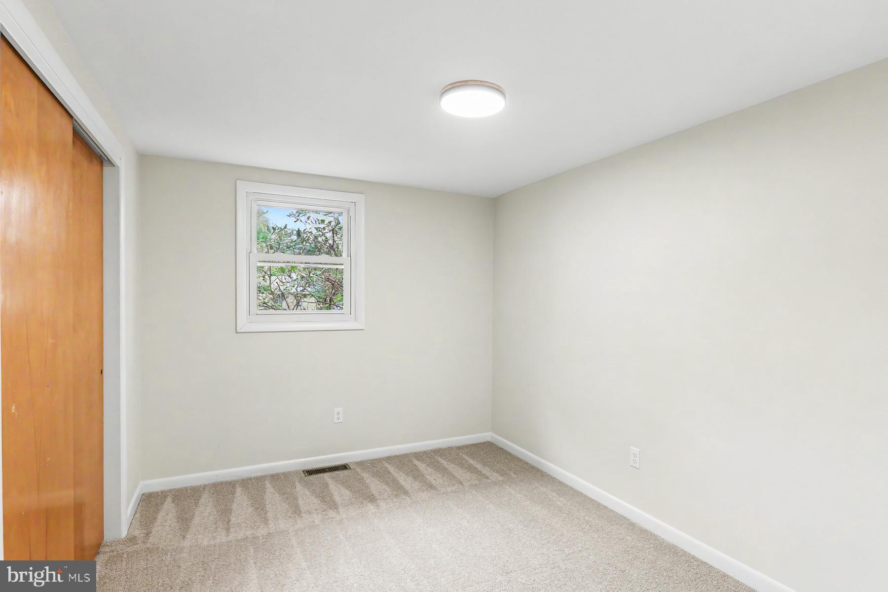 802 Willow Lane Lebanon, PA 17046 - Photo 13 of 23 an empty room with a window