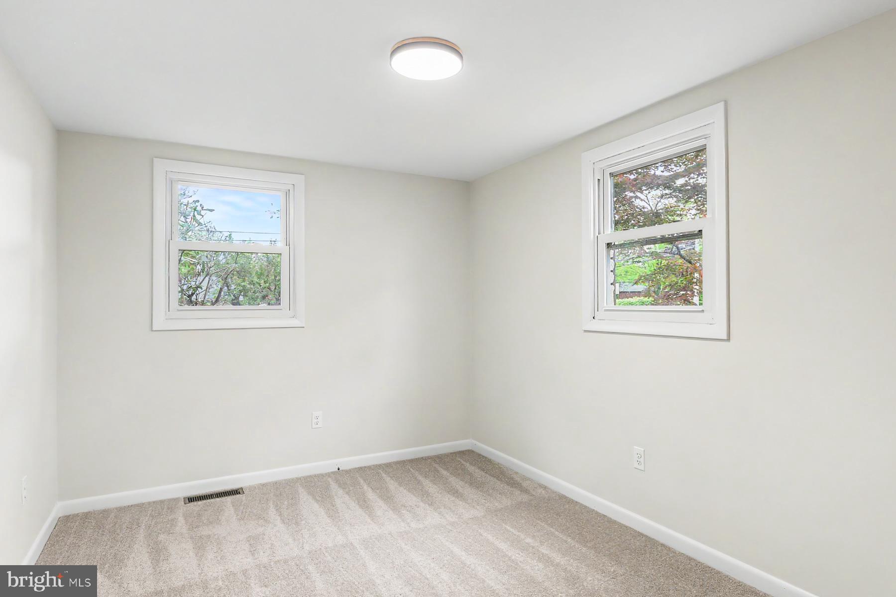 802 Willow Lane Lebanon, PA 17046 - Photo 18 of 23 an empty room with windows
