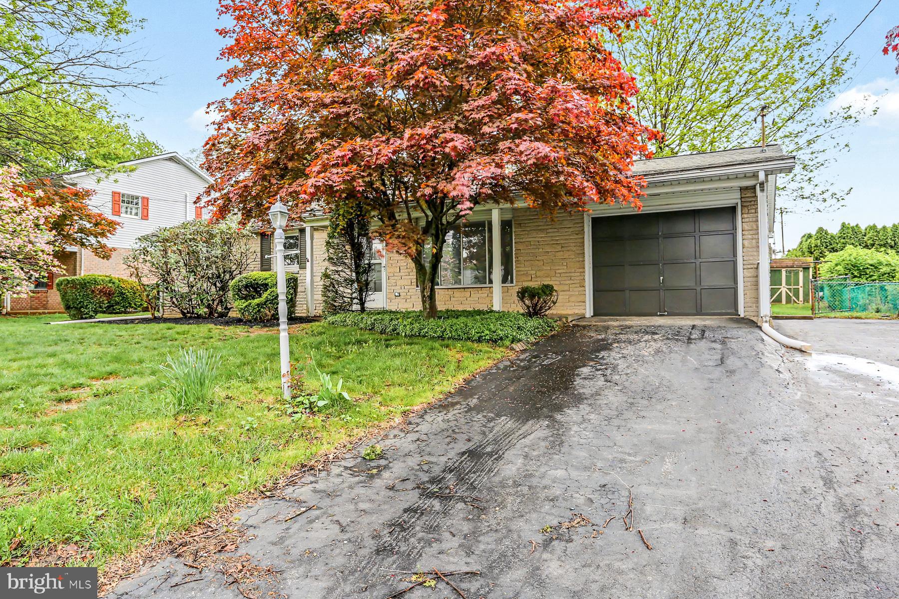 802 Willow Lane Lebanon, PA 17046 - Photo 2 of 23 a front view of house with yard and tree