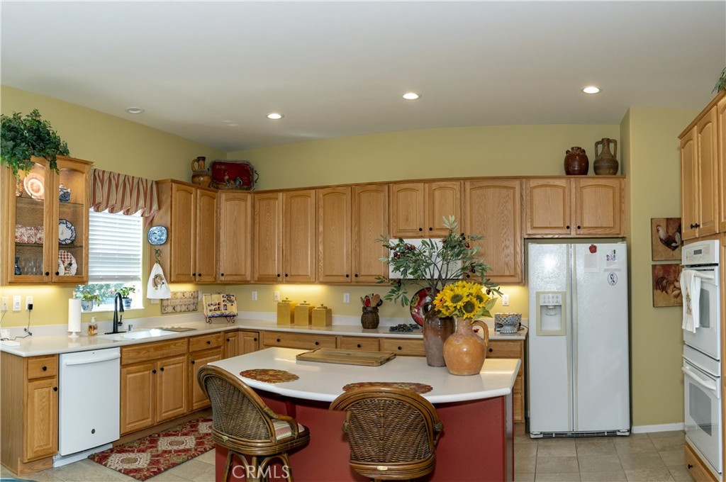 985 Ironwood Road Beaumont, CA 92223 - Photo 8 of 37