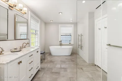 $3,400,000 | 351 Erskine Road, Stamford, CT 06903