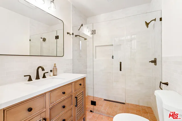 $1,499,000 | 1147 Wilcox Place, Los Angeles, CA 90038