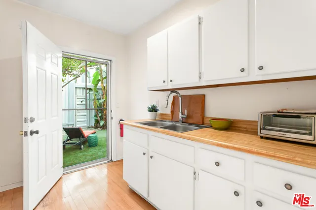 $1,499,000 | 1147 Wilcox Place, Los Angeles, CA 90038